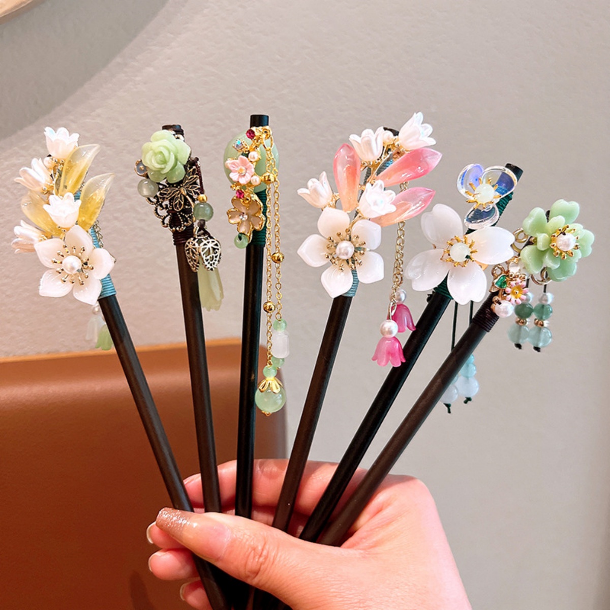 Supply Florist - Prachtige bloem kwastje houten haarspeld retro